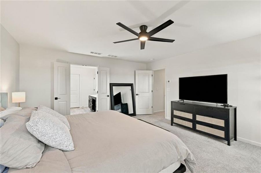 Furnished interior view inside a new home in Sweetbay Farm, Lawrenceville (Image 15).
