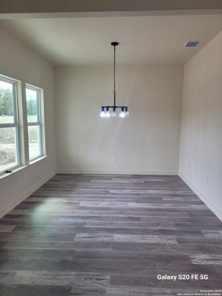 Spacious, unfurnished interior of a new home in , Floresville (Image 8).