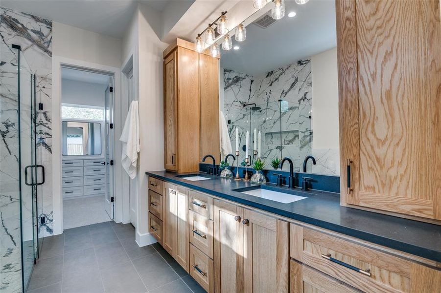 Furnished interior view inside a new home in , Richardson (Image 24).