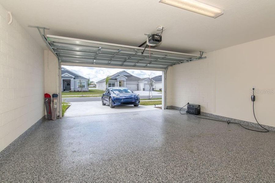 Spacious, unfurnished interior of a new home in , St. Cloud (Image 17).