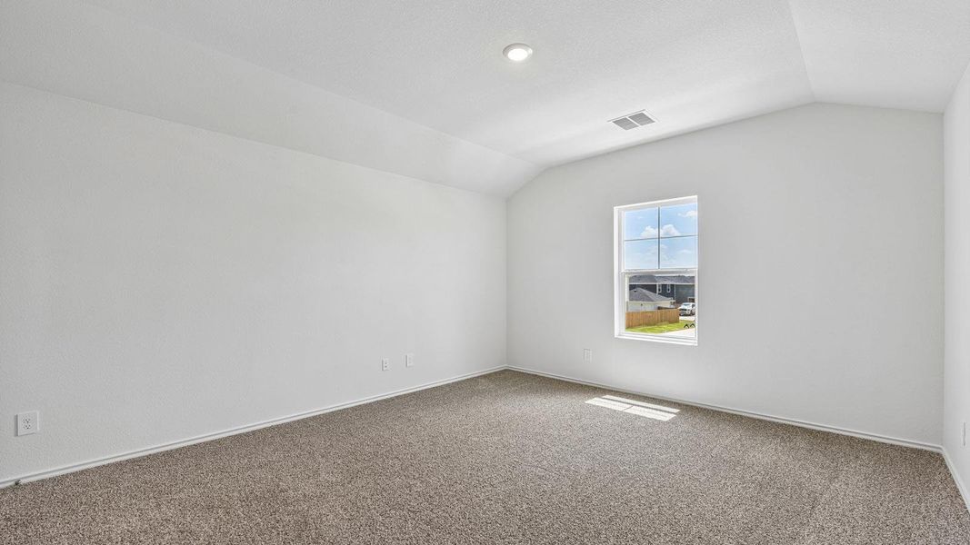 Spacious, unfurnished interior of a new home in Valverde, Bastrop (Image 18).