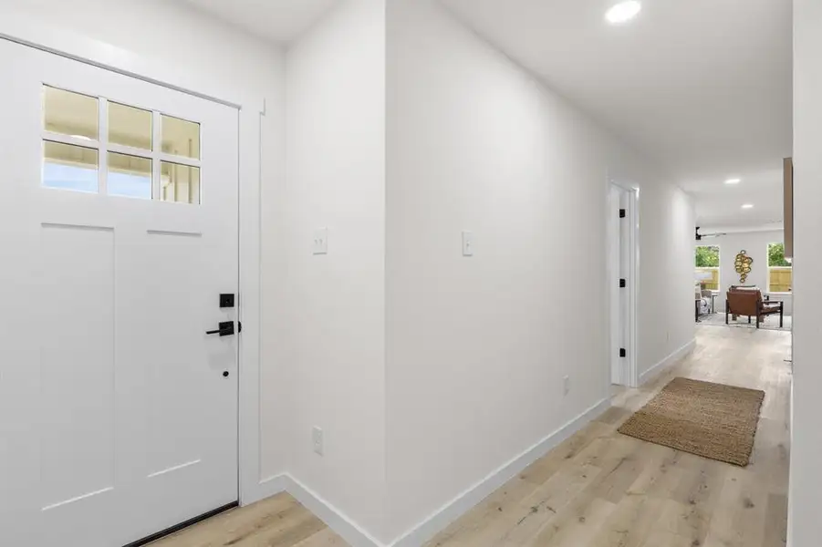 Spacious, unfurnished interior of a new home in , Robinson (Image 24).
