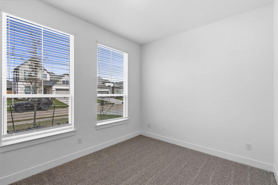 Spacious, unfurnished interior of a new home in Wood Leaf Reserve, Tomball (Image 18).