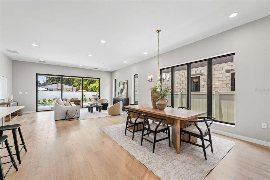 Furnished interior view inside a new home in , Orlando (Image 35).