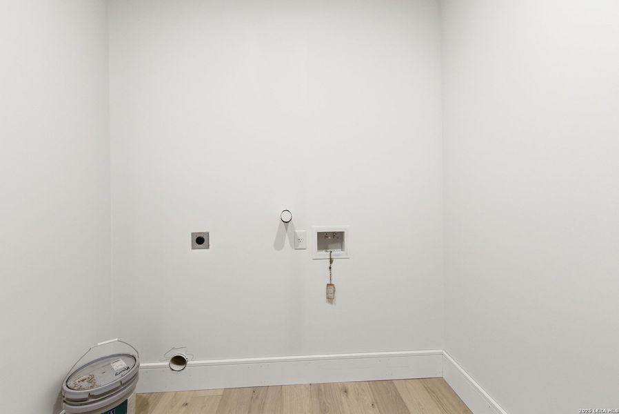 Spacious, unfurnished interior of a new home in , Boerne (Image 22).