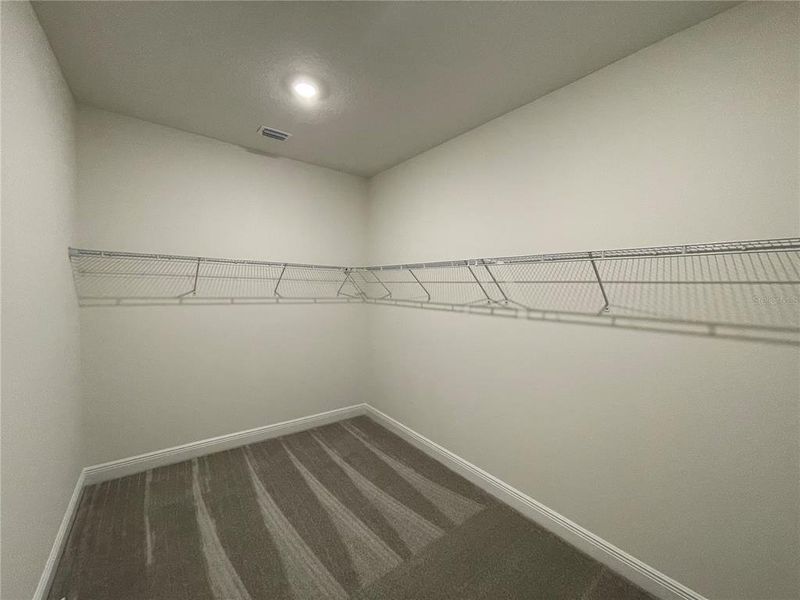 Spacious, unfurnished interior of a new home in Angeline, Land O' Lakes (Image 18).