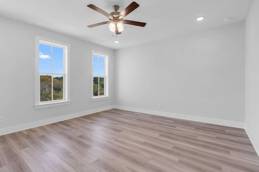 Spacious, unfurnished interior of a new home in Echo Park, Suwanee (Image 19).