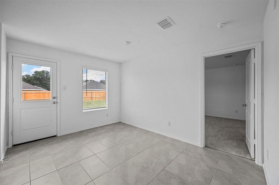 Spacious, unfurnished interior of a new home in Wright Farms: Watermill Collection, Dallas (Image 14).