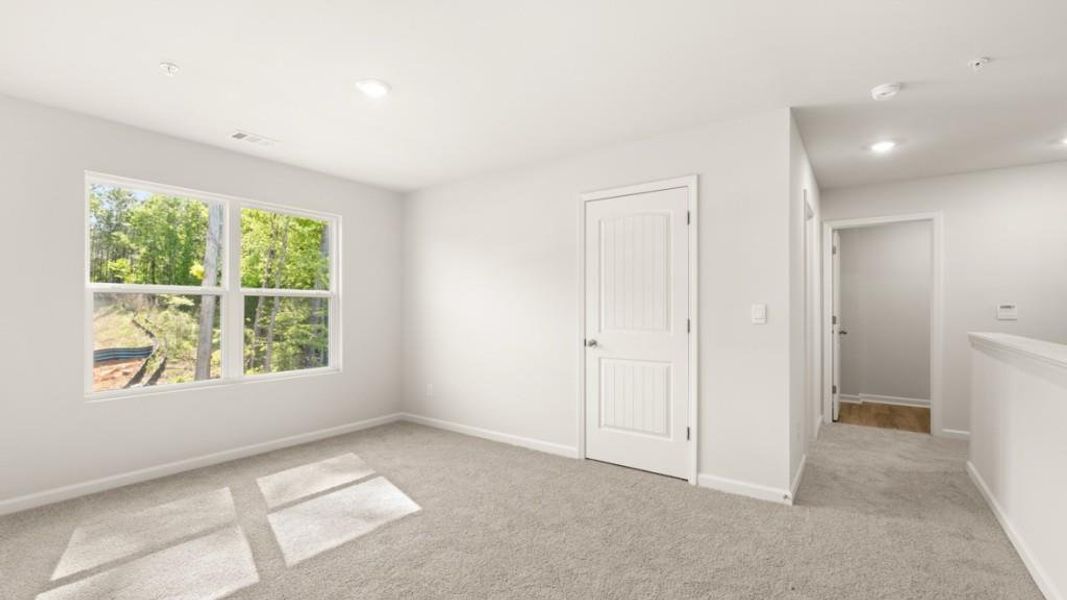 Spacious, unfurnished interior of a new home in Creekview, Atlanta (Image 27). Spacious, unfurnished interior of a new home in Creekview, Atlanta (Image 27).