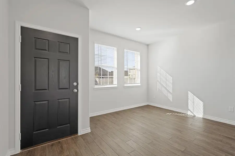 Spacious, unfurnished interior of a new home in Sycamore Landing, Fort Worth (Image 10). Spacious, unfurnished interior of a new home in Sycamore Landing, Fort Worth (Image 10).