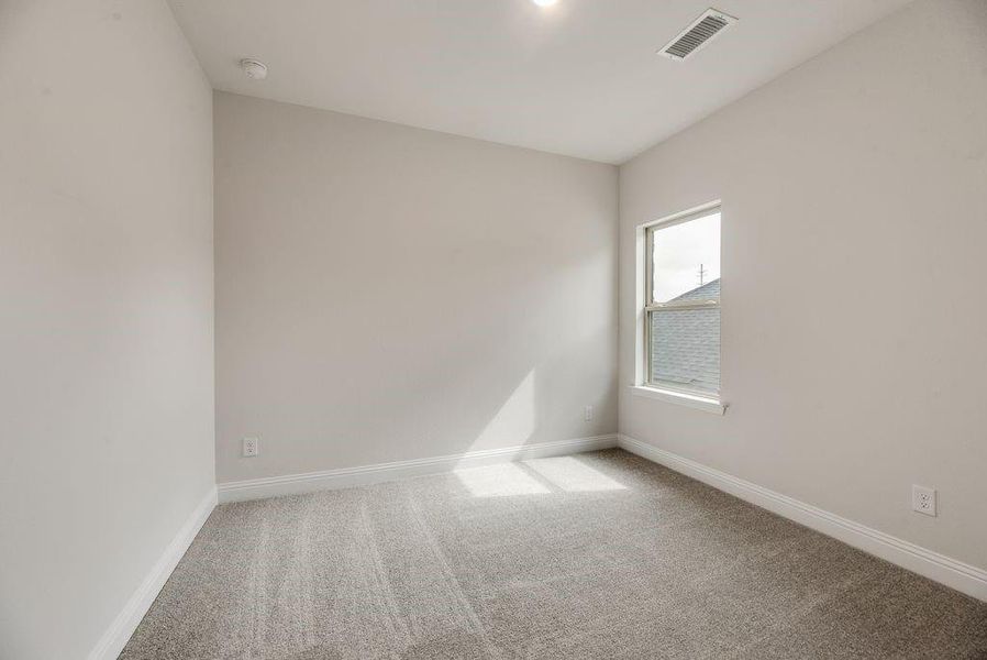 Spacious, unfurnished interior of a new home in Spiritas Ranch, Little Elm (Image 27).