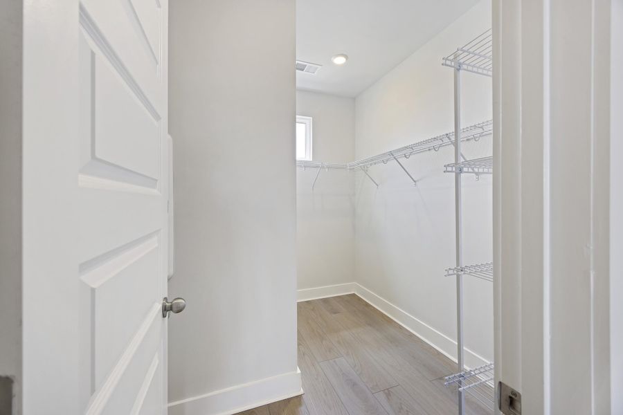 Spacious, unfurnished interior of a new home in , Summerville (Image 46).