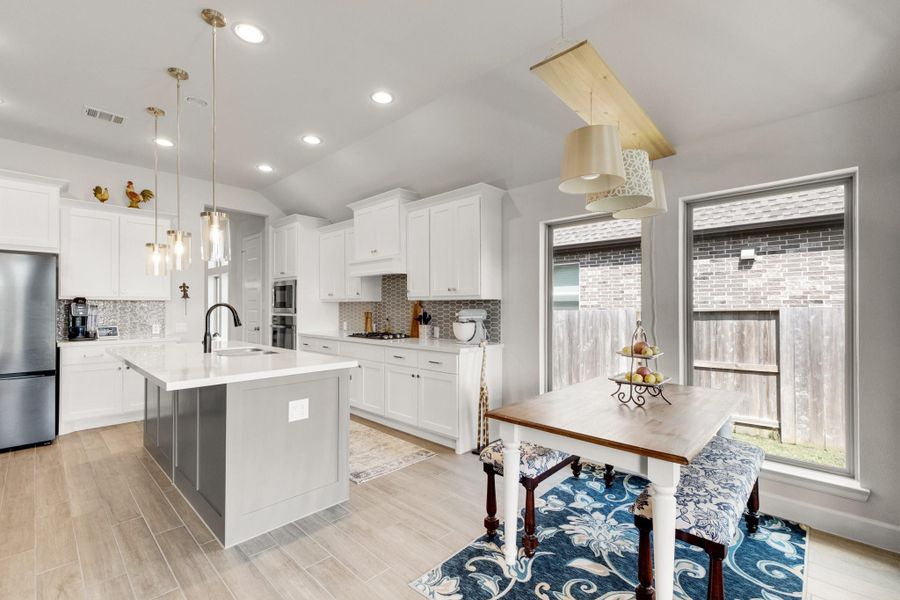 Furnished interior view inside a new home in Meridiana 55', Manvel (Image 20). Furnished interior view inside a new home in Meridiana 55', Manvel (Image 20).