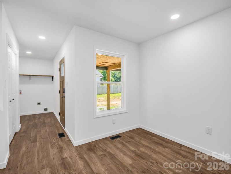 Spacious, unfurnished interior of a new home in , Forest City (Image 26).