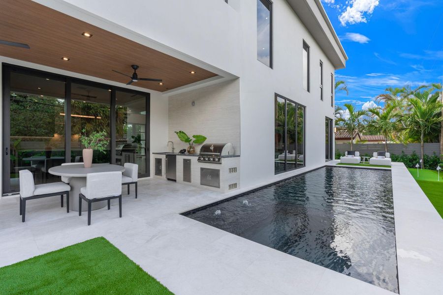 Exterior details and patio area of a home in , Fort Lauderdale (Image 22).