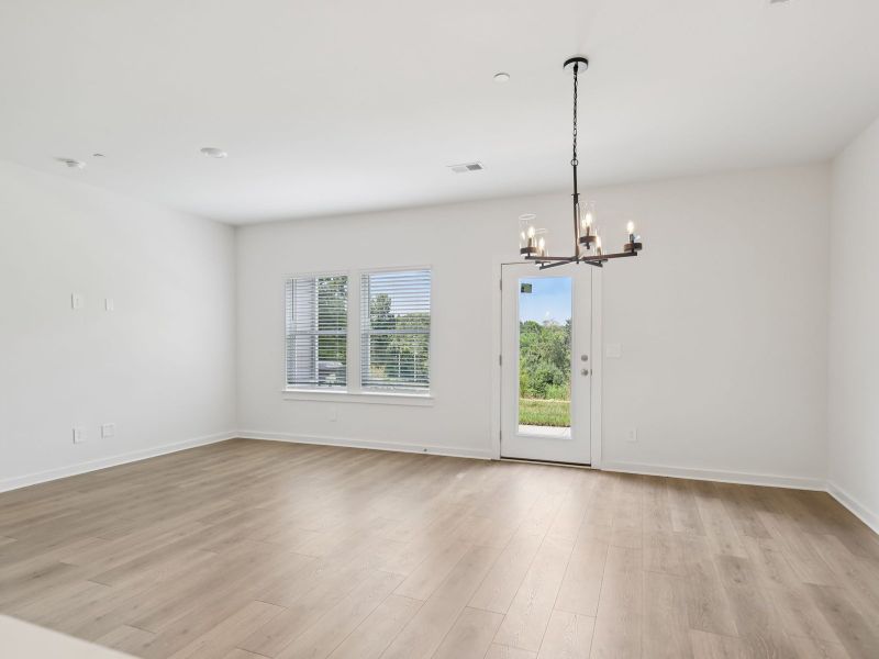 Spacious, unfurnished interior of a new home in Cedarcrest Townhomes, Fairview (Image 8).