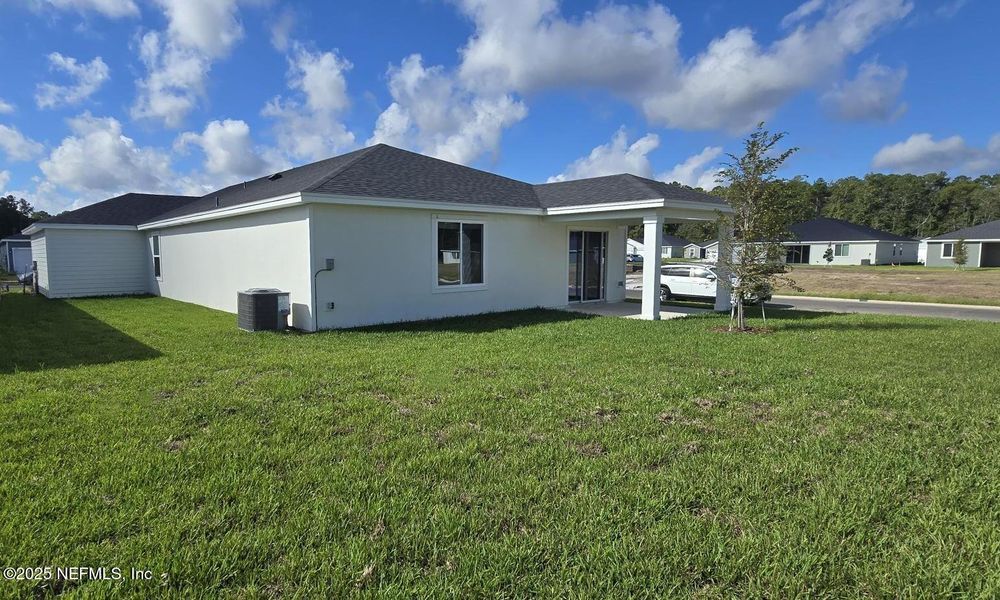 Exterior details and patio area of a home in Azalea Creek, Jacksonville (Image 3).