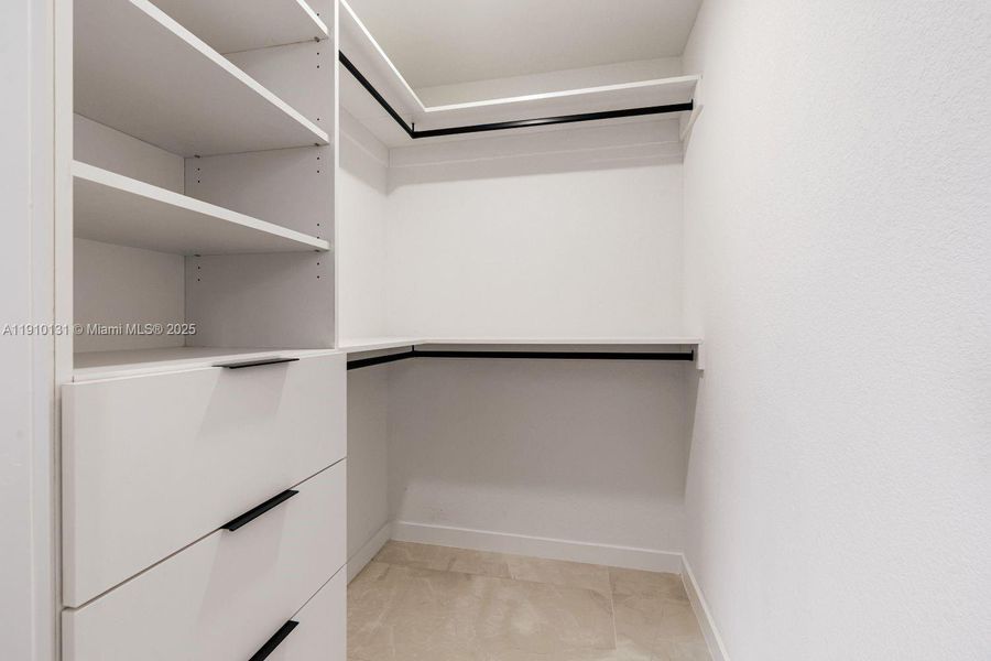 Spacious, unfurnished interior of a new home in On Centro, Florida City (Image 11). Spacious, unfurnished interior of a new home in On Centro, Florida City (Image 11).