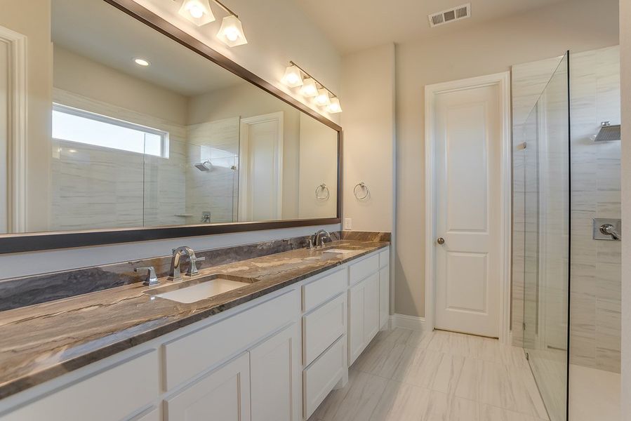 Plan 1134 Primary Bathroom Representative Image