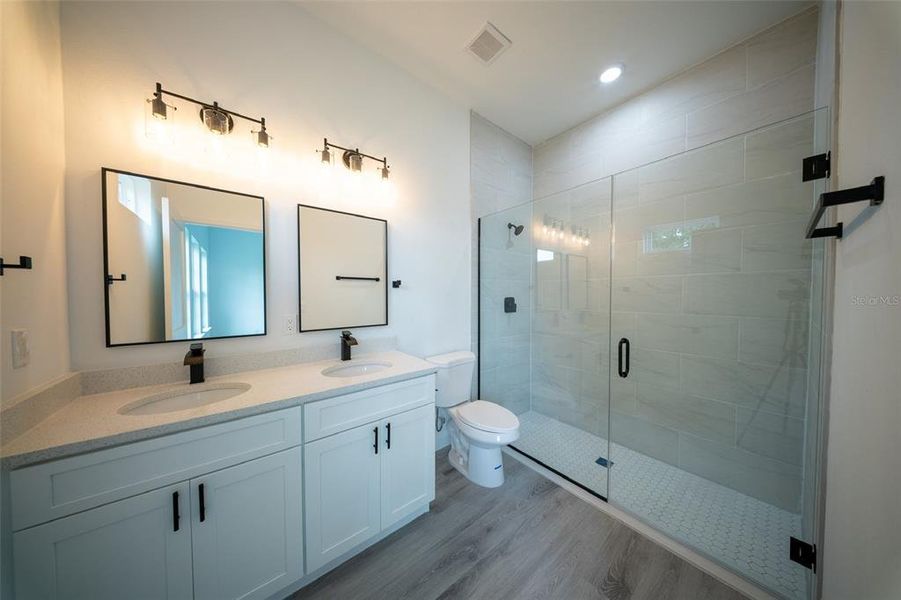 Furnished interior view inside a new home in , Ocala (Image 1).