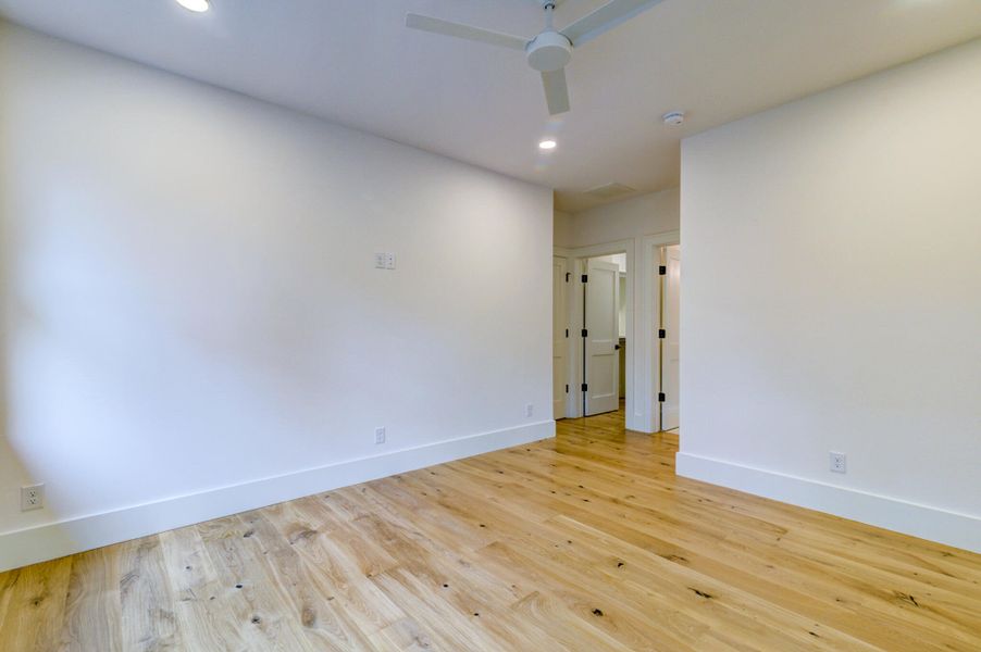 Spacious, unfurnished interior of a new home in , Seabrook Island (Image 47).