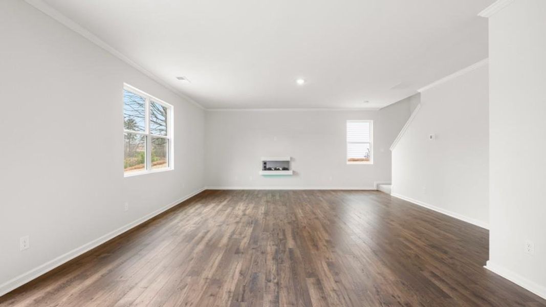 Spacious, unfurnished interior of a new home in Thompson Ridge, Dallas (Image 26).