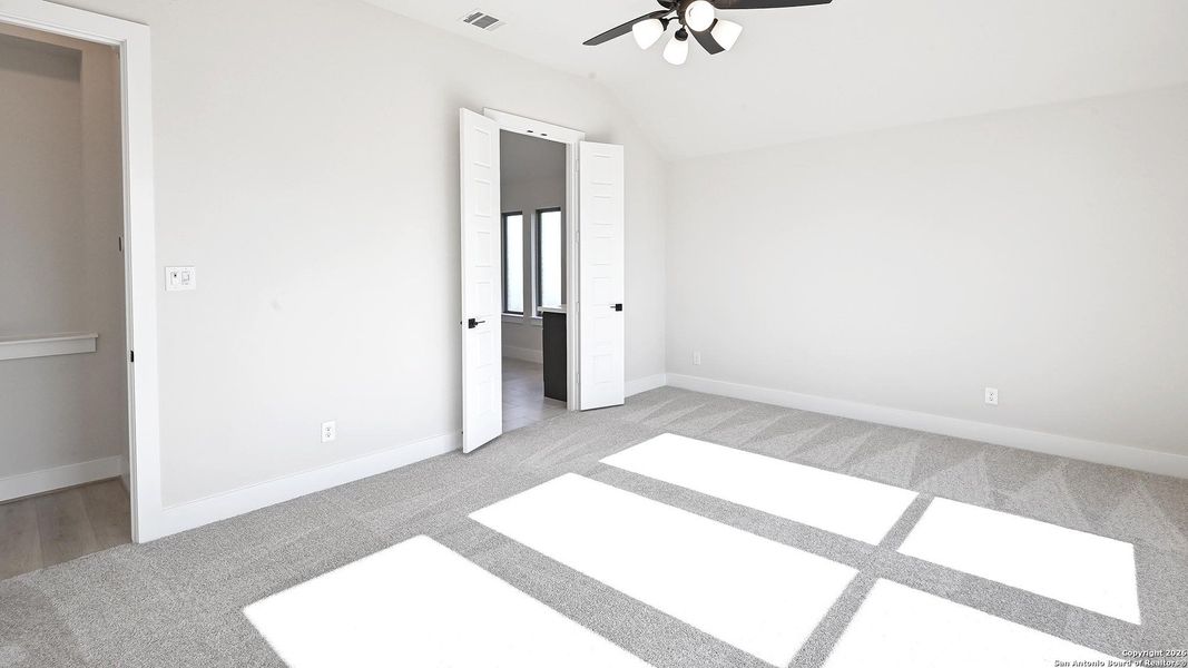 Spacious, unfurnished interior of a new home in Cibolo Valley Heights 65', Cibolo (Image 21).