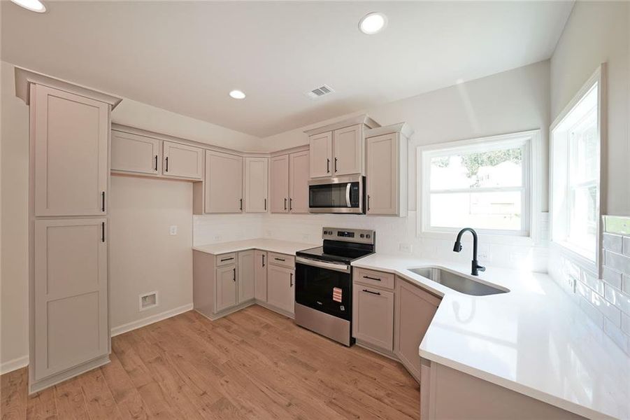 Furnished interior view inside a new home in , Dahlonega (Image 5).