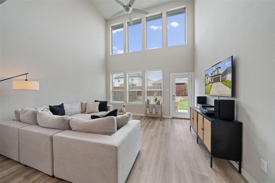 Furnished interior view inside a new home in Eastridge, McKinney (Image 12).