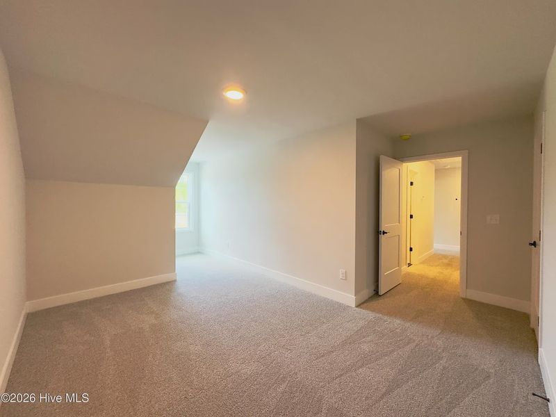 Spacious, unfurnished interior of a new home in Autumn Trail, Bolivia (Image 21).