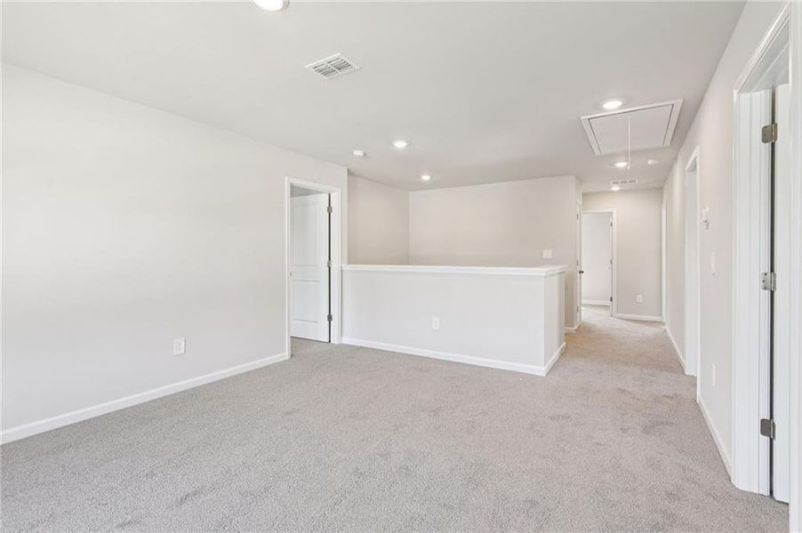 Spacious, unfurnished interior of a new home in The Oaks at Dawson, Dawsonville (Image 23).