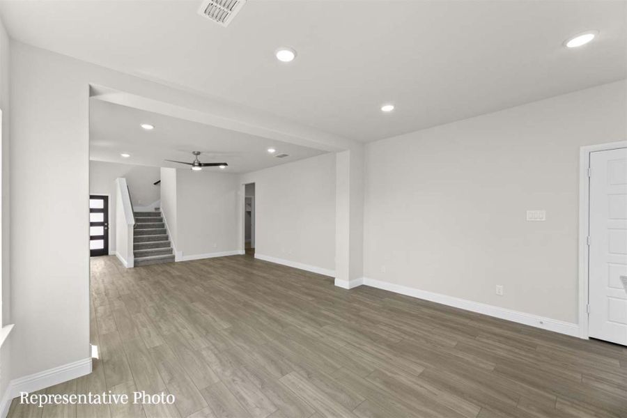 Spacious, unfurnished interior of a new home in Keeneland, Aubrey (Image 14).