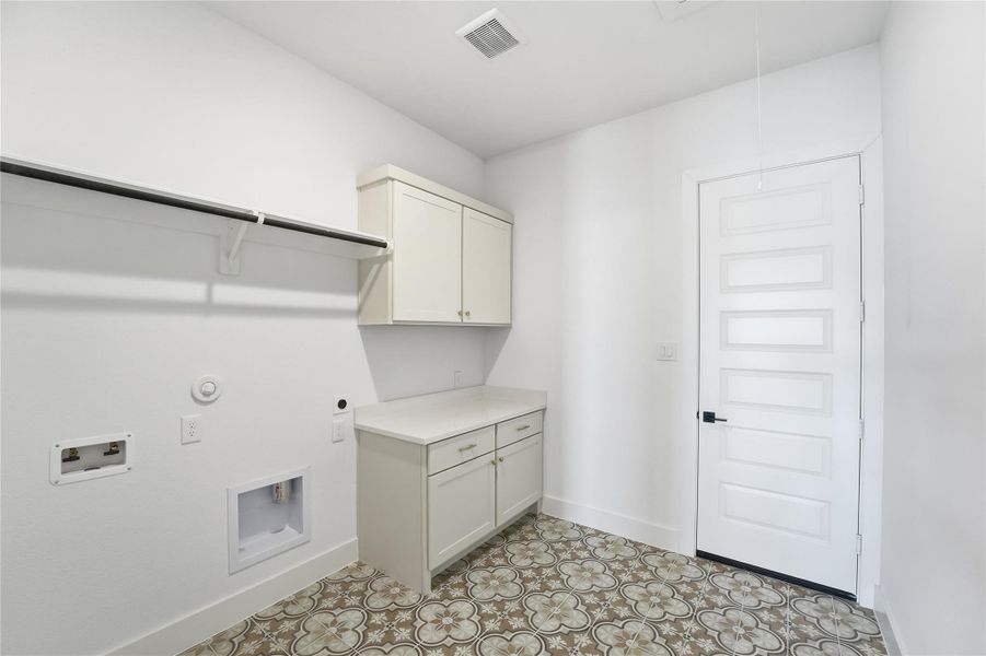 Furnished interior view inside a new home in Audubon 80’s, Magnolia (Image 12).