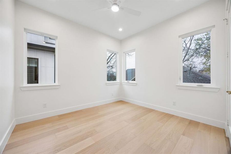 Spacious, unfurnished interior of a new home in , Dallas (Image 24).