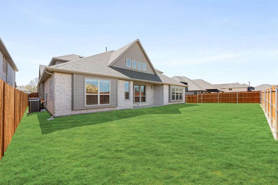 Exterior details and patio area of a home in Glenwood Meadows, Argyle (Image 3).