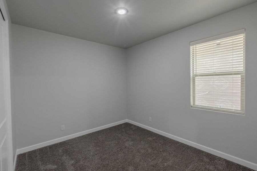 Spacious, unfurnished interior of a new home in Summer Sky North, El Paso (Image 31).
