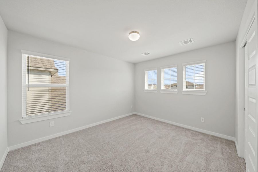 Spacious, unfurnished interior of a new home in Huntington Place, Rosharon (Image 7). Spacious, unfurnished interior of a new home in Huntington Place, Rosharon (Image 7).