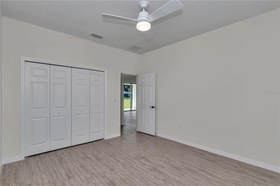 Spacious, unfurnished interior of a new home in , Ocala (Image 33).