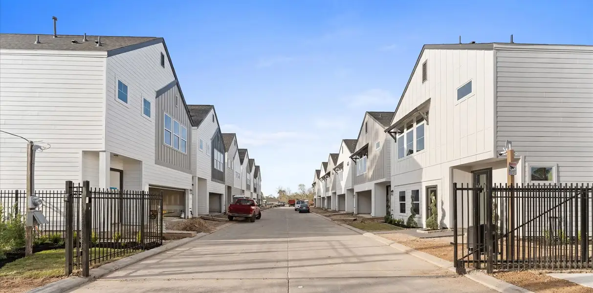Representative exterior photo of a completed home built from the Plan 1,545 by Faircroft Homes in Highland Gardens, Houston, TX (Image 1). Representative exterior photo of a completed home built from the Plan 1,545 by Faircroft Homes in Highland Gardens, Houston, TX (Image 1).