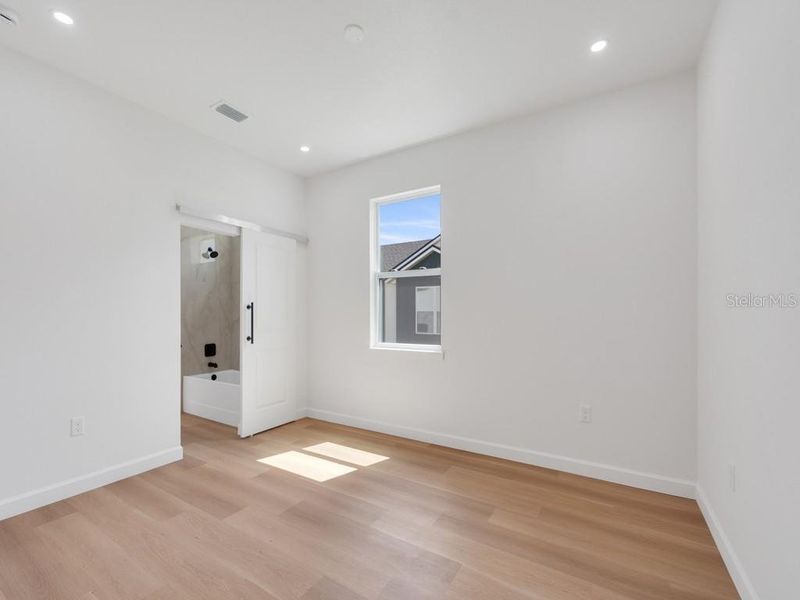 Spacious, unfurnished interior of a new home in , Palm Bay (Image 17).