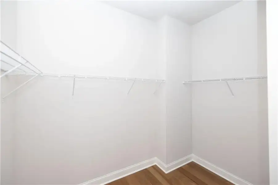 Spacious, unfurnished interior of a new home in Aberdeen, Hoschton (Image 57).