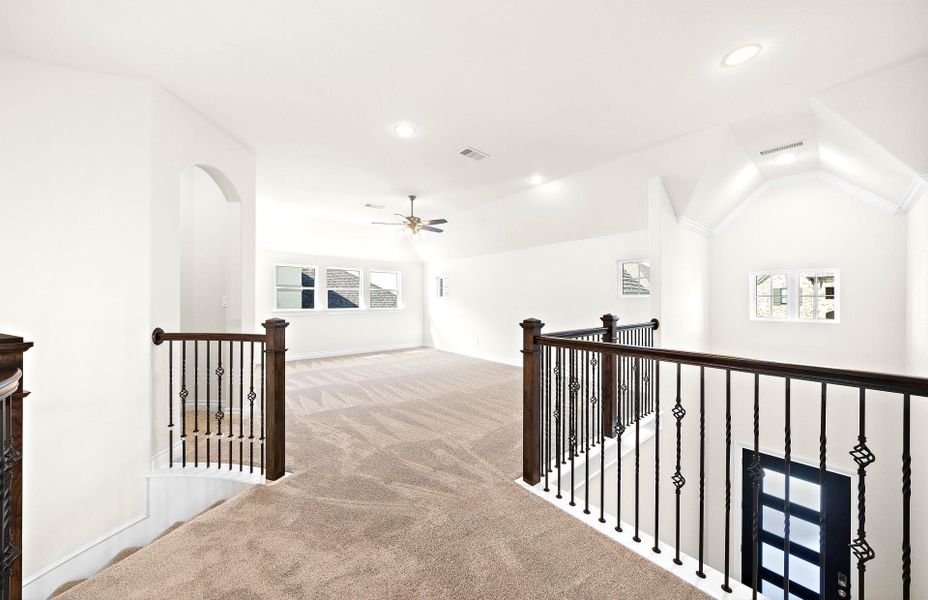 **Representative photo** **Representative photo**