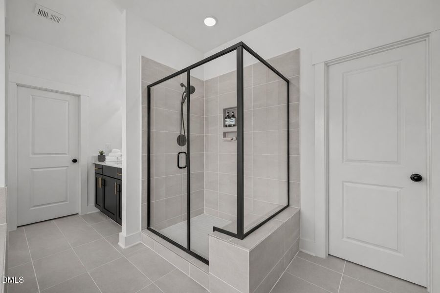 Owner's Bathroom Owner's Bathroom