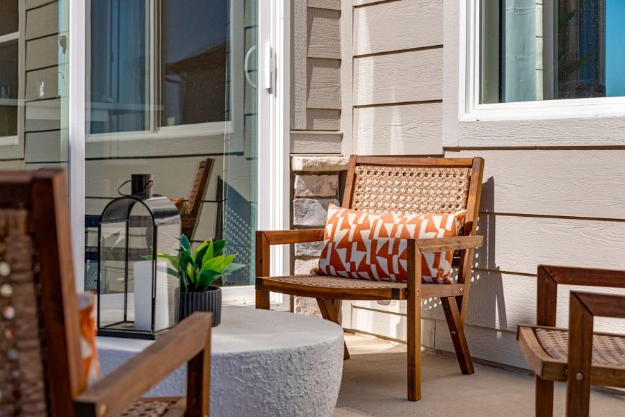 Representative exterior details of a home built from the 2803 by Tri Pointe Homes in Painted Prairie, Aurora (Image 4).