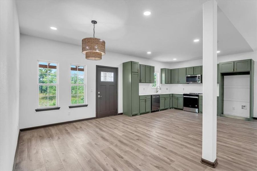 Spacious, unfurnished interior of a new home in , Whitesboro (Image 19).