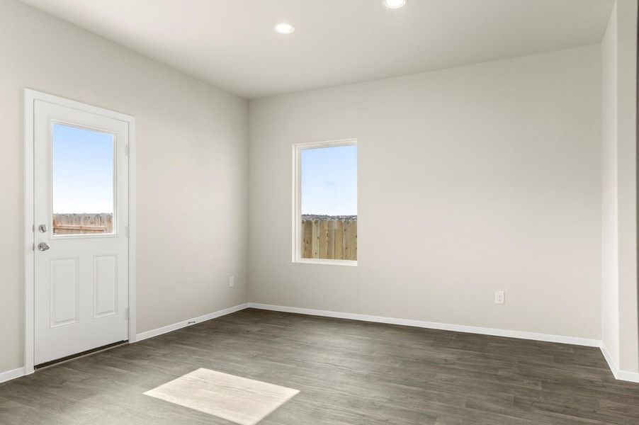 Spacious, unfurnished interior of a new home in Cloverleaf, Austin (Image 21).