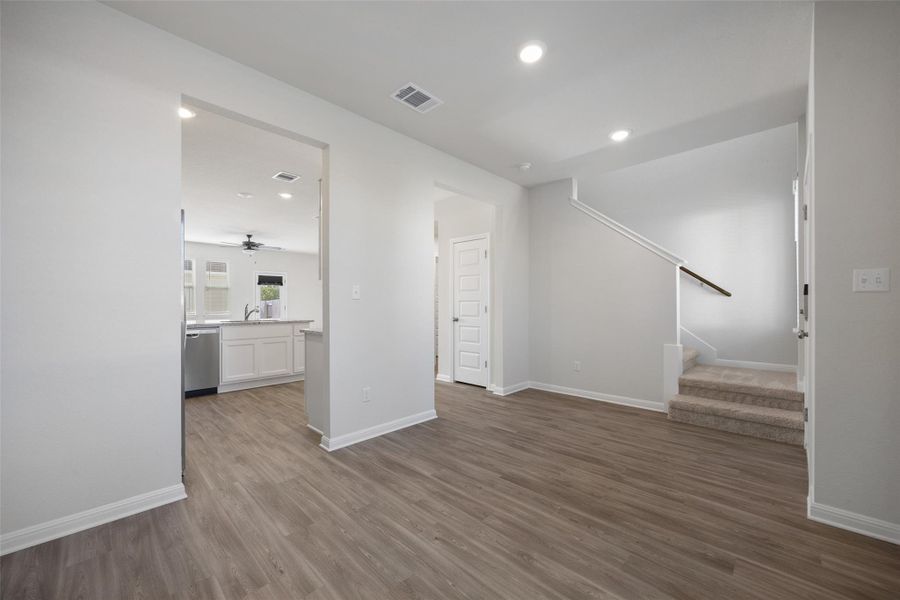 Spacious, unfurnished interior of a new home in Avery Centre, Round Rock (Image 23).