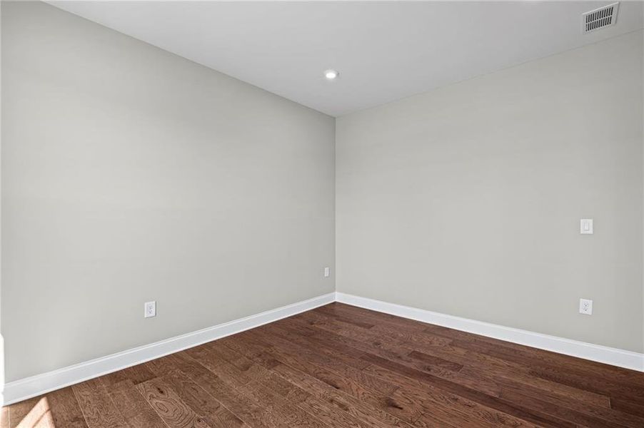 Spacious, unfurnished interior of a new home in Governor’s Preserve, Canton (Image 17).