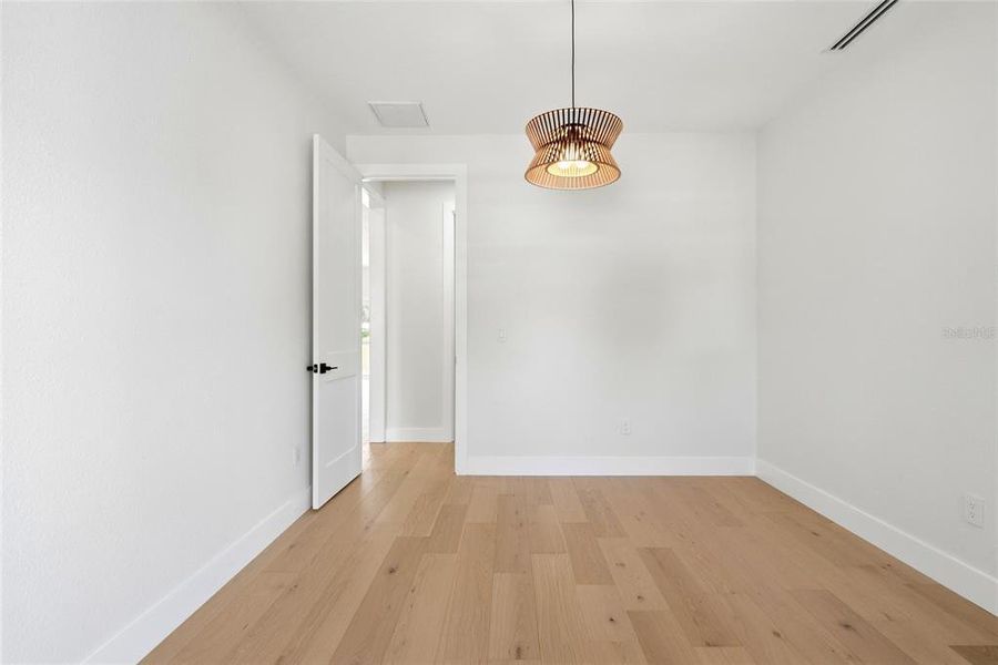 Spacious, unfurnished interior of a new home in , St. Petersburg (Image 23).