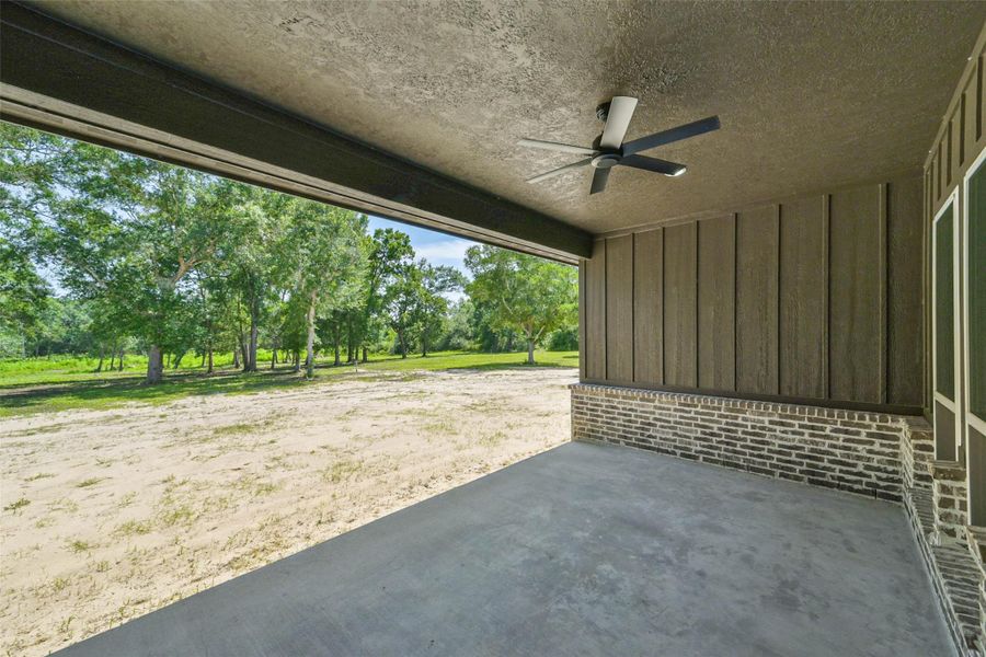 Exterior details and patio area of a home in , Baytown (Image 28).